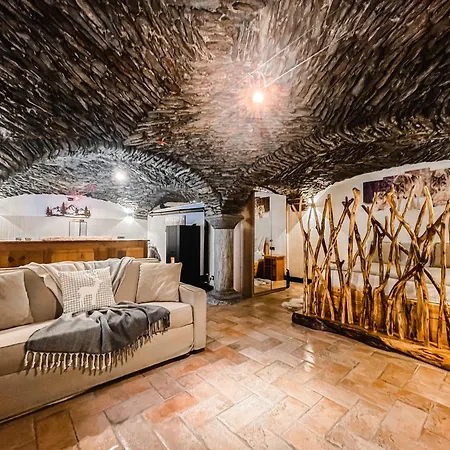 La Volta Di - Poluc Monolocale 아파트 샴폴루크