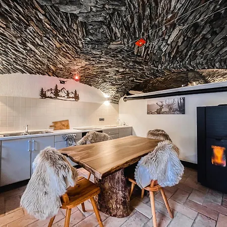 La Volta Di - Poluc Monolocale 아파트 샴폴루크